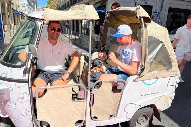 Tuk-Tuk Lisbon Tour 1 - 3hours - Lisbon Cathedral and Santa Luzia in Alfama