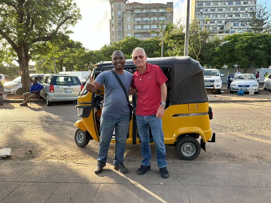 TUK TUK MAPUTO CITY TOUR - The Cathedral and Botanical Garden