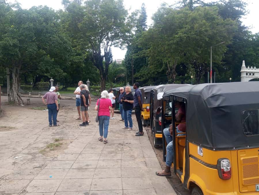 TUK TUK MAPUTO CITY TOUR - The guide matters more than the vehicle