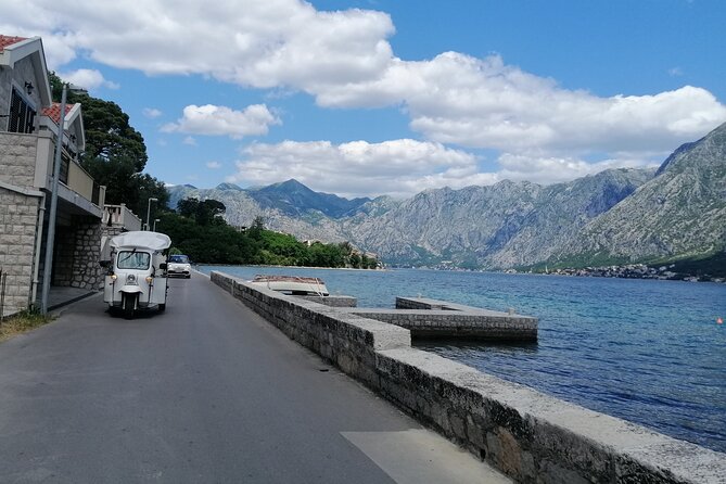 Tuk Tuk Montenegro: Magnificent Boka Bay - The high view above Kotor near Kavac