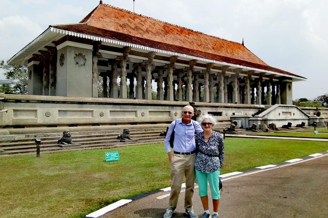 Tuk Tuk Private Safari Tour Exploring Sri Lanka's Capital Colombo - Gangaramaya Temple starts the cultural story