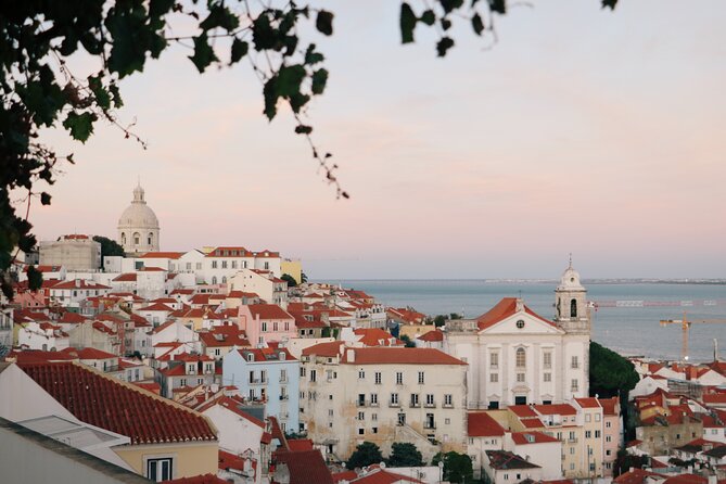 Tuk Tuk Private Tour by Alfama and Graca - Key points at a glance