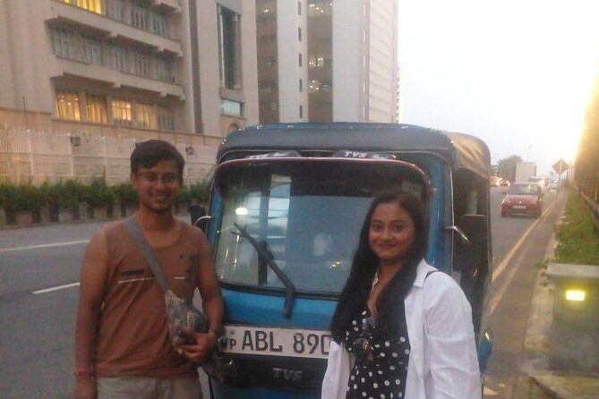 Tuk Tuk Private Tour Exploring Sri Lanka Capital of Colombo - Tea, gems, and Sri Lankan shopping