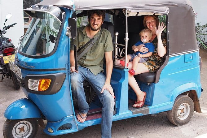 Tuk Tuk Rent In Sri Lanka - Starting in Negombo and arranging the handover