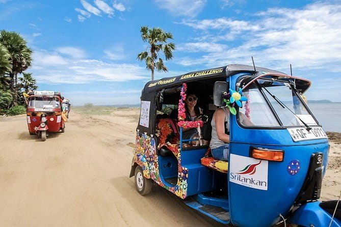 Tuk Tuk Rent In Sri Lanka - Getting the Sri Lankan tuk-tuk license
