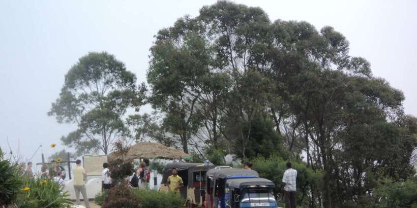 Tuk-Tuk Safari Liptons seat,Tea Fields Hike,TeaFactory Tour - Lipton Seat and the seven-district view