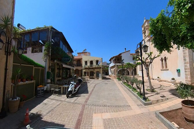 Tuk Tuk Sissi Ride 2 hours private tour - The guides shape the experience