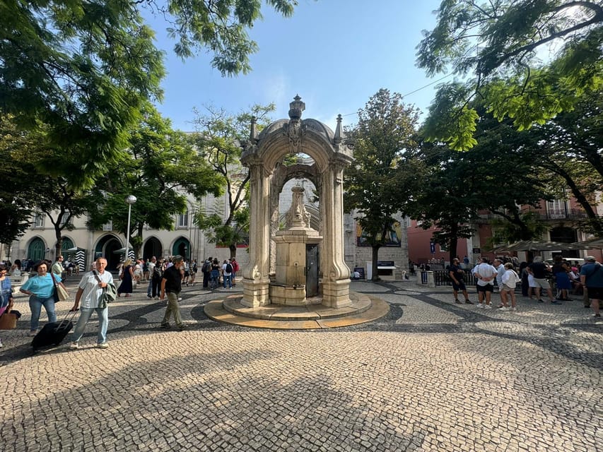 Tuk Tuk Tour of Belem - The Discoveries Monument and the Tagus
