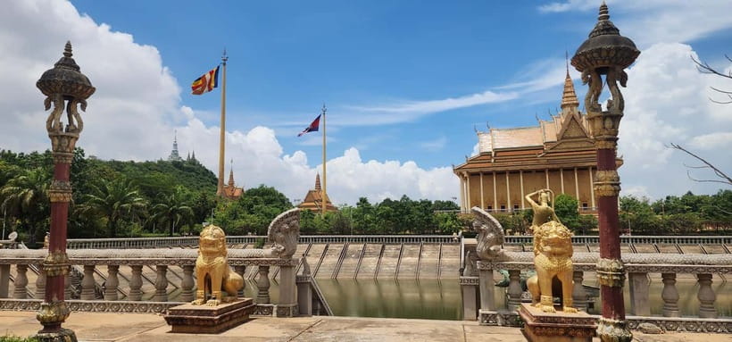 Tuk-Tuk Tour to Silk Island & Udong Mountain - Guides who make the difference
