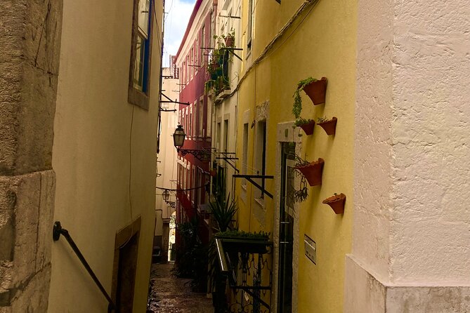 Tuktuk adventure through Lisbon - Why a Lisbon tuk-tuk works so well
