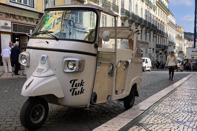 Tuktuk adventure through Lisbon - Alfama delivers the most personal part of the ride