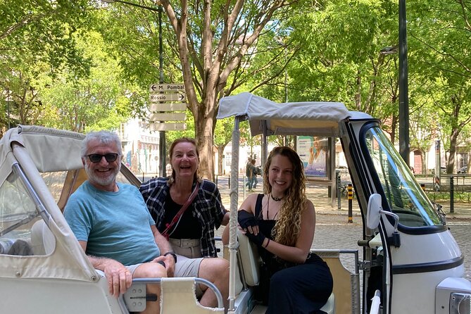 Tuktuk adventure through Lisbon - Portas do Sol and Santa Luzia are made for photographs