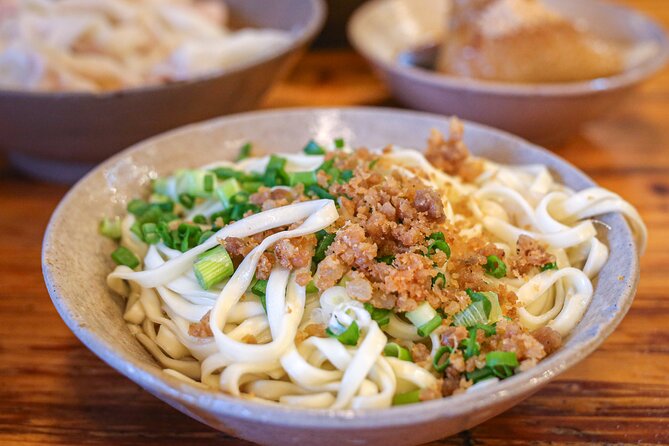 Tuktuk Food Tour Through Chengdu's Local Eats - Drinks, rice wine, and the final retro bar