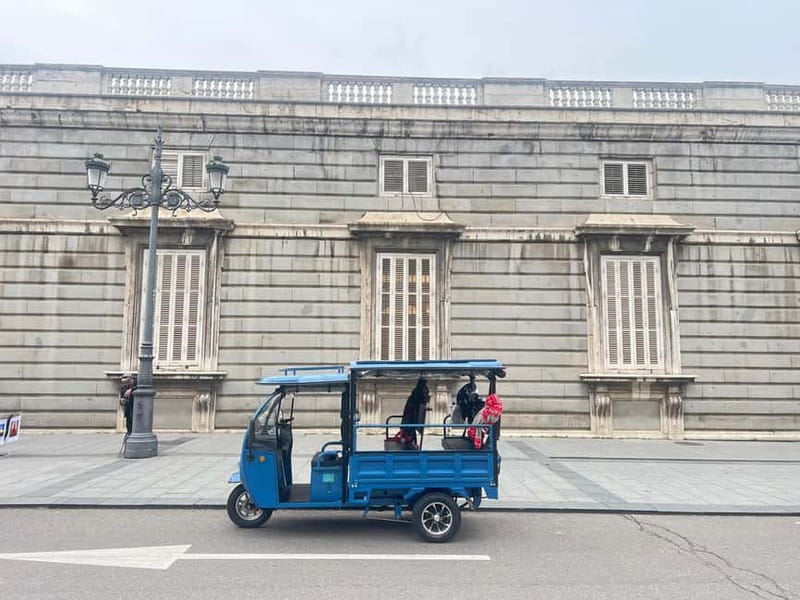 Tuktuk historical tour of Madrid 1 Hr in a fun and original way - Key points to know before booking