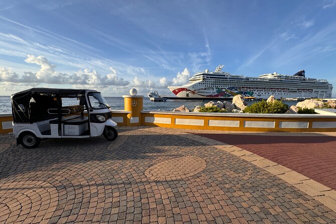 TukTuk’s Adventure Fun Tour in Curaçao - The guide can turn a basic ride into a good tour