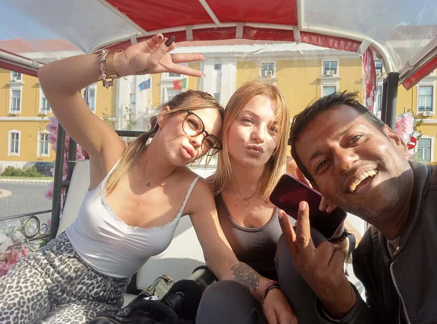 Tuktuk tour in historical old lisbon, city center and Belem - Graça and the Fado Museum finish