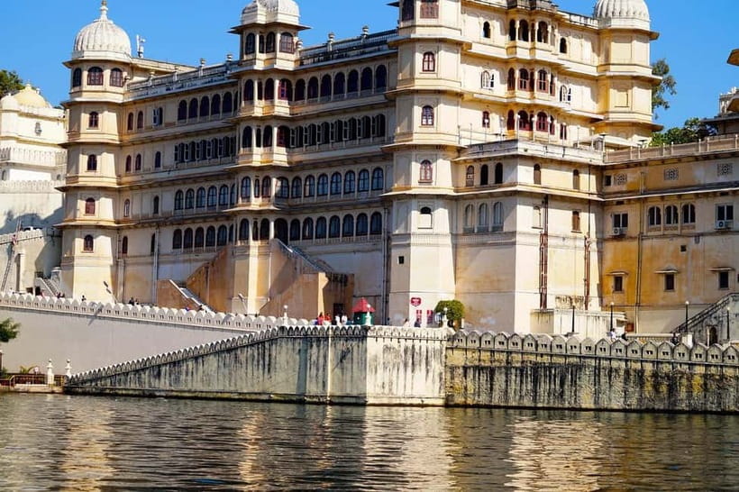 Udaipur Local Sightseeing Tour by Tuk-tuk (Rikshaw) - Market walking, crafts, spices, and chai