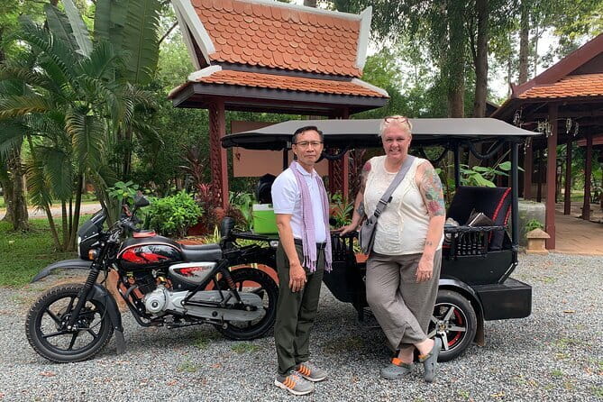 Ultimate Siem Reap Food Tour by Tuk Tuk - 20 Tastings, 8 Stops - Stop five: late-night food near a pagoda