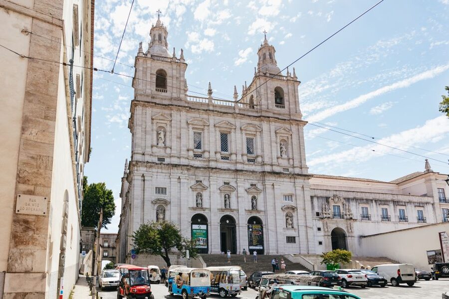 Vadio: Lisbon Old Town Private Tuk Tuk Tour - Portas do Sol and Alfama’s best angles