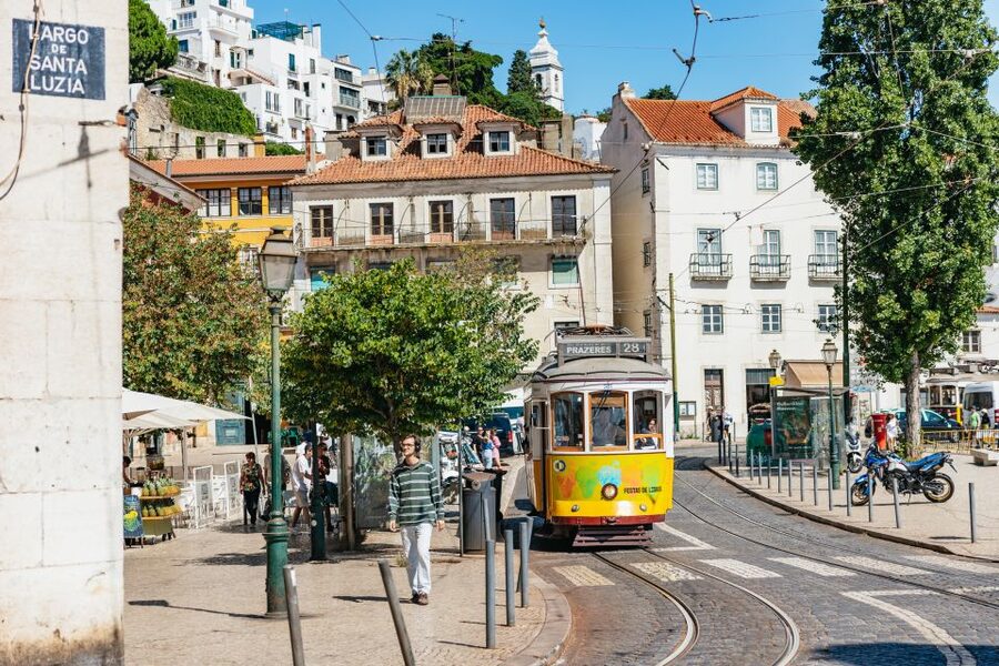 Vadio: Lisbon Old Town Private Tuk Tuk Tour - Mouraria and the city’s multicultural past