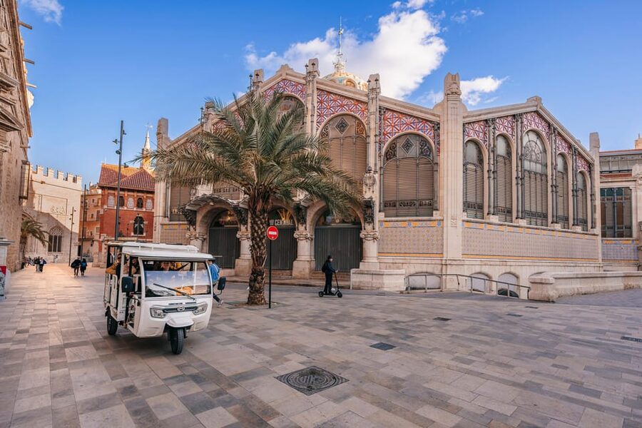 Valencia 1 hour by TukTuki: Essential and Private Tour - Cabañal, Malvarrosa Beach, and Las Arenas Beach