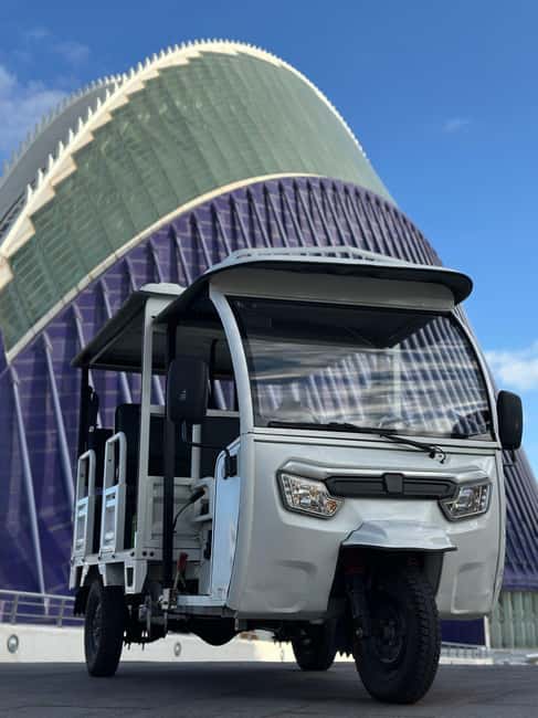 Valencia: 1-hour Historical Tour in a Tuk Tuk - What the One-Hour Format Really Gives You
