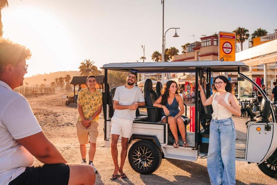 Valencia: 1-hour Private Tuk Tuk Tour - Seeing Valencia’s old center from the road