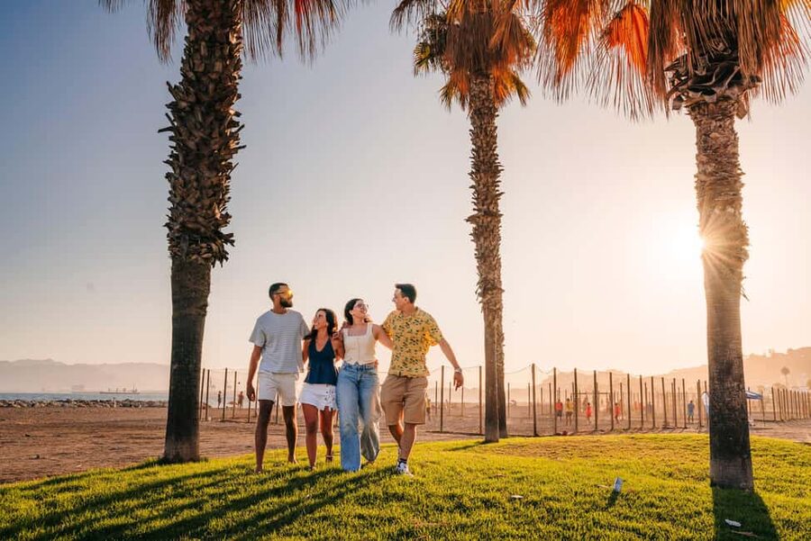 Valencia: 1-hour Private Tuk Tuk Tour - Starting at the Serranos Towers