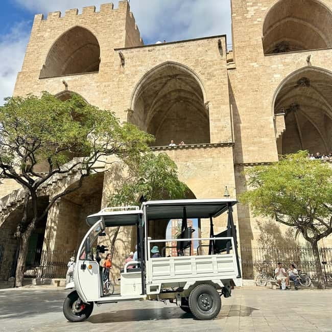 Valencia: Full 2-Hour Tuk Tuk Tour - The Marina, beaches, and Cabanyal