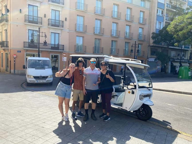 Valencia: Full 2-Hour Tuk Tuk Tour - The guides make the difference