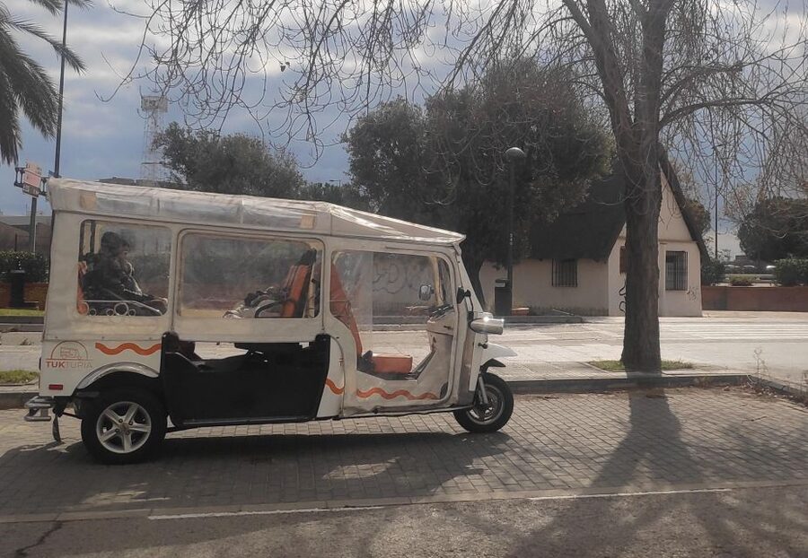 Valencia: Tuk Tuk City Tour - Pickup, Timing, and Small Practical Details