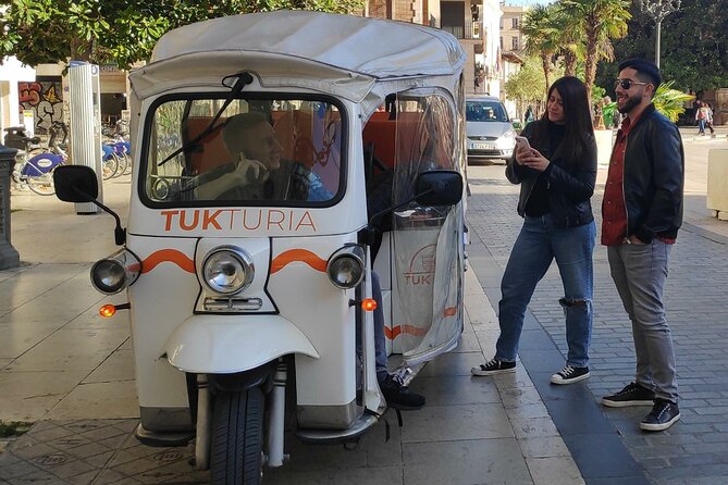 Valencia: Tuk Tuk Historical Tour - Cathedral views, Santa Catalina, and the Micalet