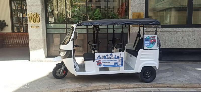 Valencia: TukTuk Tours - Starting beside the Serranos Towers