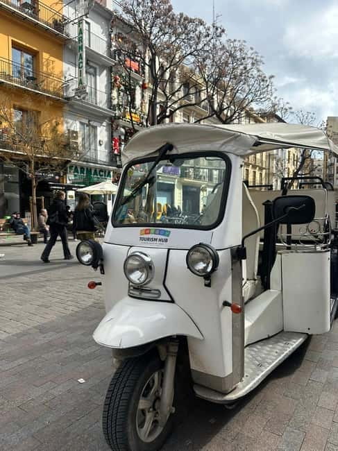 Valencia: Visit the Historic Center of Valencia by Tuk Tuk - What the Small Group Size Really Means