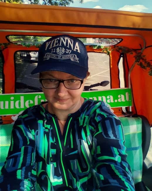 Vienna: Tour with locals in RAXI electric rickshaw - Pickup, drop-off, and what to bring