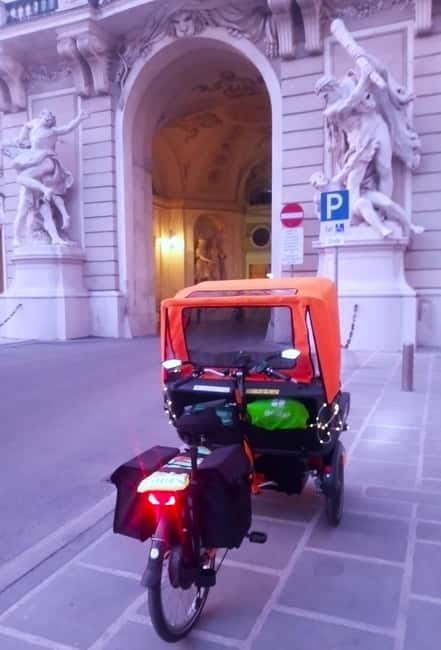 Vienna: Tour with locals in RAXI electric rickshaw - Who will get the most from this tour