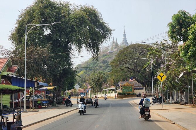 Visit Phnom Udong and Silk Island by Khmer Traditional Tuk-Tuk - Udong Mountain: five historic viewpoints and a serious walk